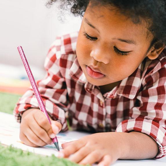 Auxiliaire parentale pour éveil enfant
